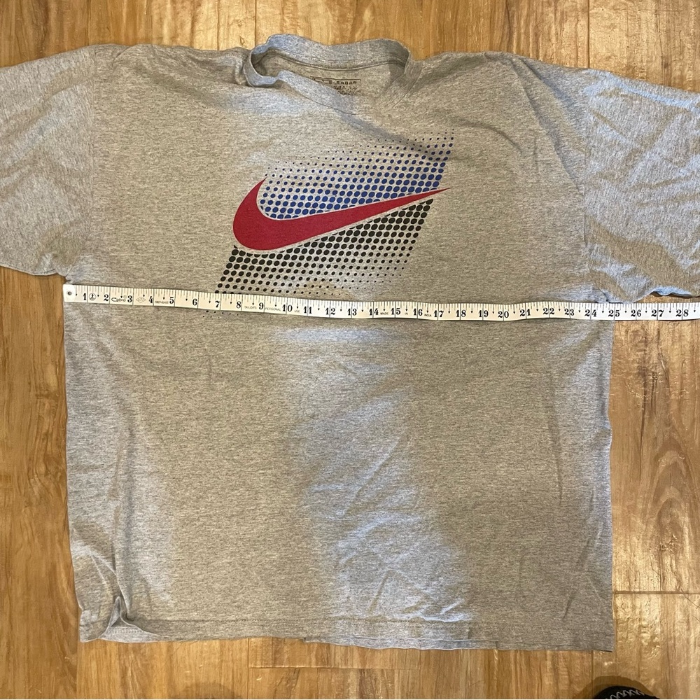 Vintage Nike Grey Short Sleeve Tee With Red Swoosh L - Picture 4 of 5